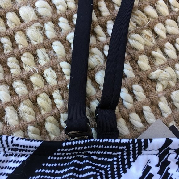 Kenneth Cole One Piece Geometric Swimsuit Size L - Picture 4 of 8